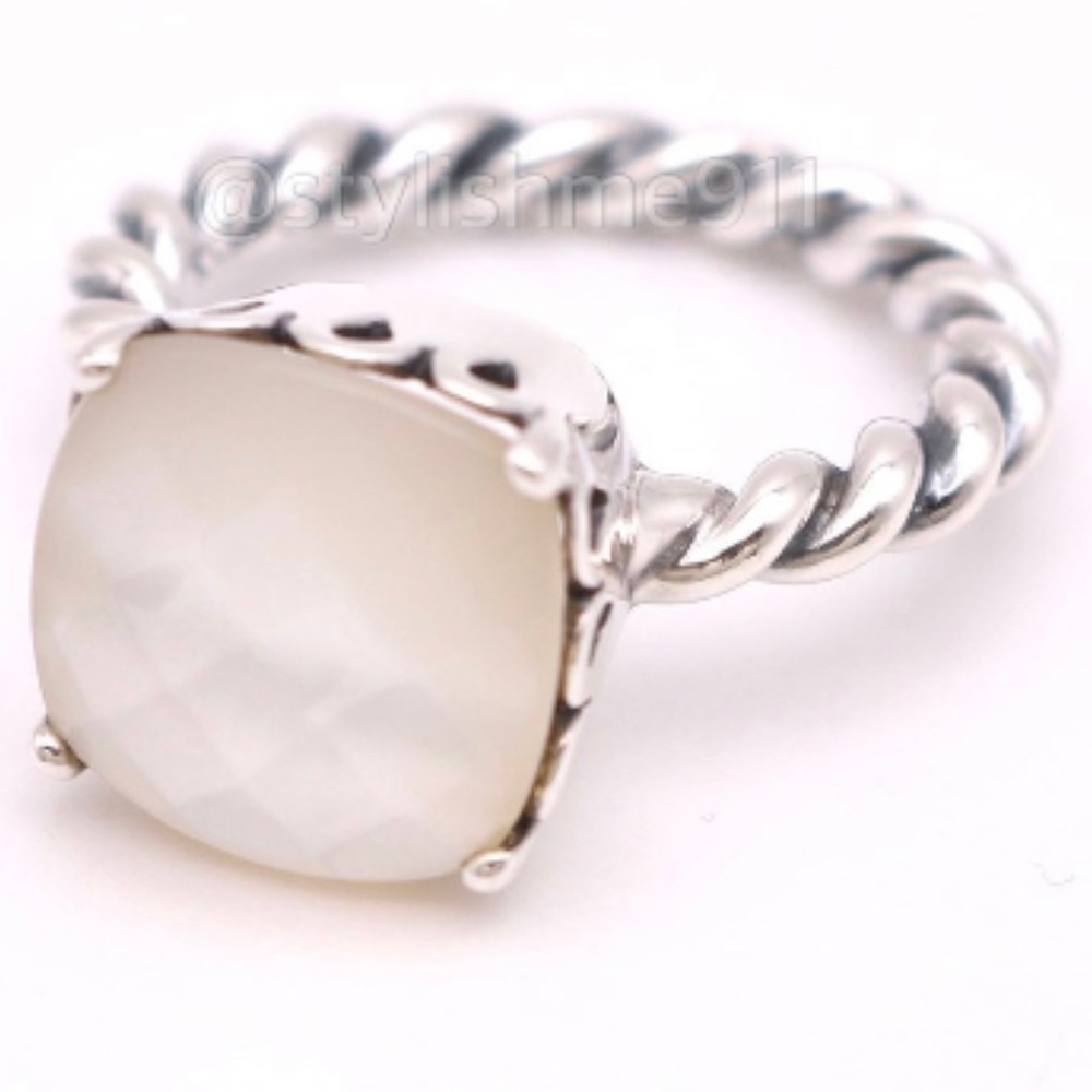Mother of Pearl Ring | Pandora | Used